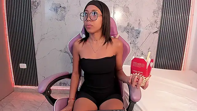 Snapshot of Mia_Duarte1 chatting on July 10, 2026, 7:25 pm Mia Duarte1 online show from July 10, 2026, 7:25 pm