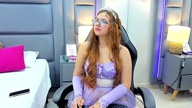 EimmyJones online show from October 31, 2025, 2:30 am