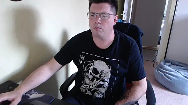 blueandwhite1 online show from March 11, 2025, 3:34 pm