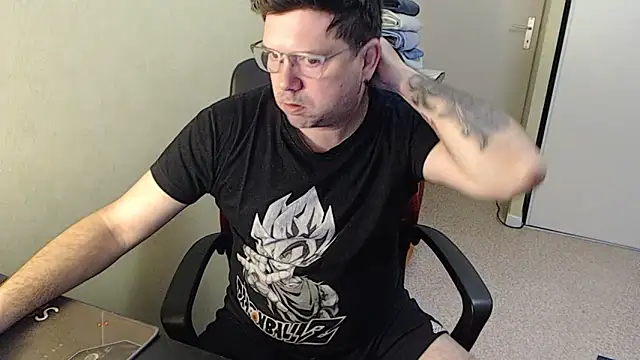 blueandwhite1 online show from February 5, 2025, 8:21 am