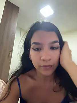 GiaCutee online show from April 29, 2026, 11:44 pm