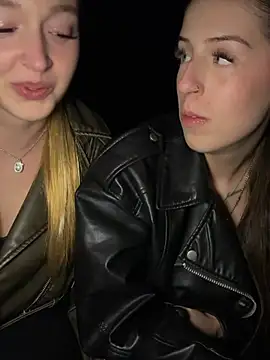 Snapshot of lisapeperoni chatting on March 6, 2026, 6:58 pm lisapeperoni online show from March 6, 2026, 6:58 pm