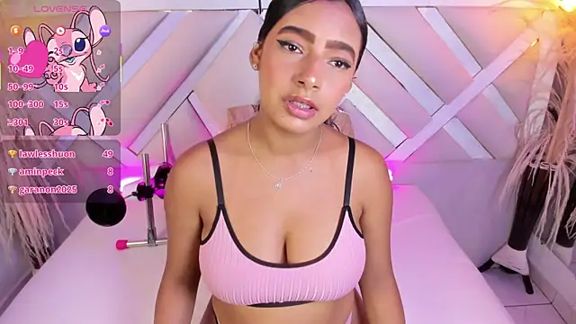 Zoe-Johnson  online show from June 11, 2026, 12:32 am
