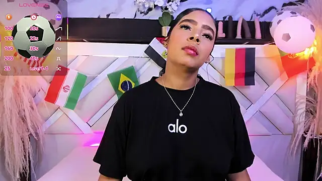 Zoe-Johnson  online show from June 25, 2026, 9:20 pm