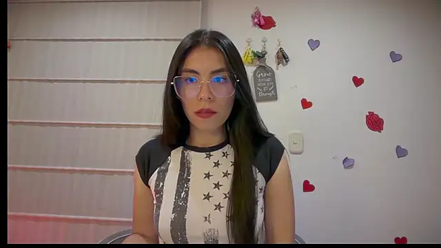 sasha jonne online show from July 5, 2026, 1:21 am