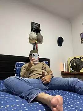 Snapshot of Jaguer2213 chatting on November 1, 2025, 4:19 am Jaguer2213 online show from November 1, 2025, 4:19 am