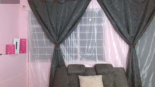 AnnieSparkle online show from August 7, 2026, 12:05 am