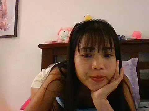 AnnewithanE online show from October 24, 2025, 11:53 am