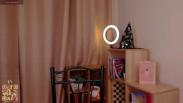 EvaJackson111 online show from October 13, 2025, 2:18 pm