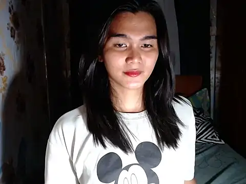 Snapshot of lady_in_moon chatting on March 3, 2026, 2:35 pm lady in moon online show from March 3, 2026, 2:35 pm