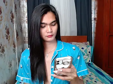 Snapshot of lady_in_moon chatting on October 9, 2025, 1:00 pm lady in moon online show from October 9, 2025, 1:00 pm