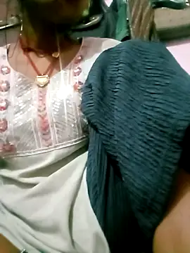 Snapshot of Hot_tin74 chatting on November 10, 2025, 5:51 pm Hot tin74 online show from November 10, 2025, 5:51 pm