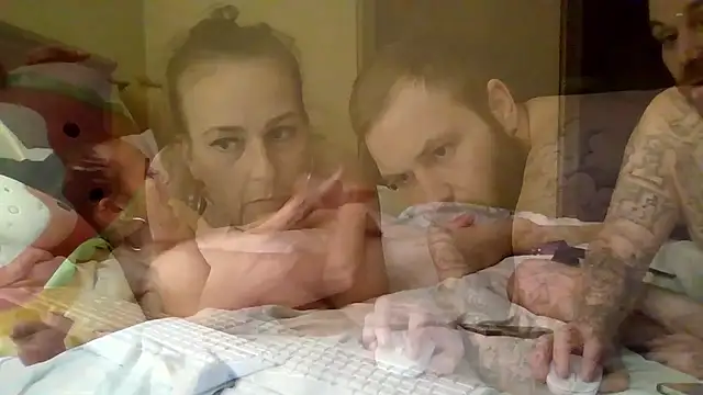 Snapshot of RaynLiz chatting on February 15, 2026, 6:36 am RaynLiz online show from February 15, 2026, 6:36 am