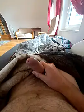 chrisili1986 online show from November 14, 2025, 9:24 am