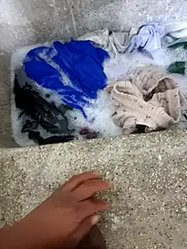 tuneglito online show from September 25, 2025, 2:28 am