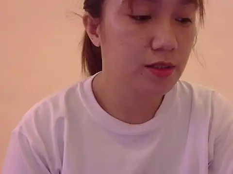 Snapshot of Lovelyclaya chatting on February 18, 2026, 12:52 am Lovelyclaya online show from February 18, 2026, 12:52 am