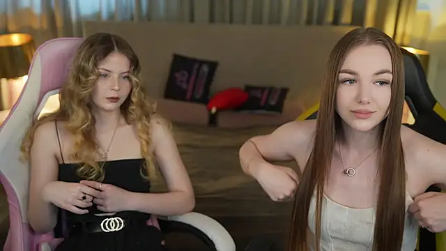 Ella 054 online show from May 25, 2026, 10:36 am