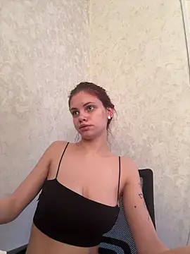 Snapshot of rinabluu chatting on February 13, 2026, 9:42 am rinabluu online show from February 13, 2026, 9:42 am