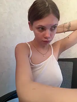 Snapshot of rinabluu chatting on April 1, 2026, 7:10 am rinabluu online show from April 1, 2026, 7:10 am