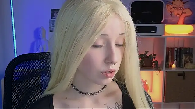 Snapshot of YukiMisa chatting on June 24, 2026, 7:01 pm YukiMisa online show from June 24, 2026, 7:01 pm