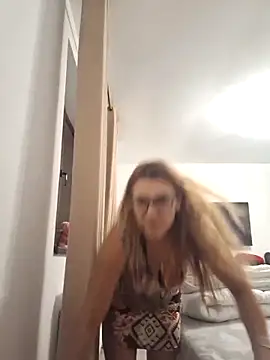 KamaFeels online show from December 21, 2025, 3:36 pm