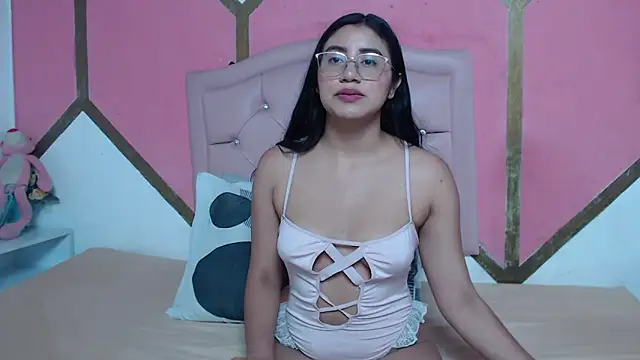 Mia Wilsom online show from October 20, 2025, 11:22 am