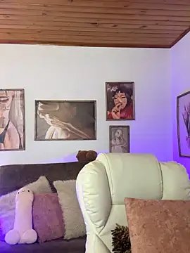  tylerr  online show from September 11, 2025, 3:01 pm