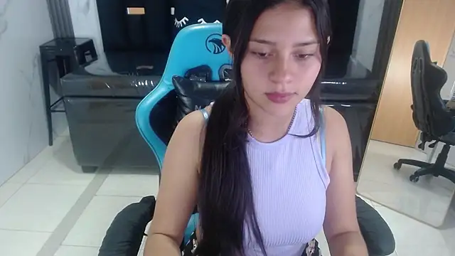 Emilia love a online show from October 15, 2025, 3:27 am