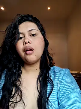 Alessandraa- online show from October 5, 2025, 9:27 pm