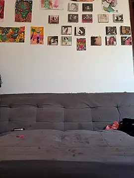 marixaballi online show from December 5, 2025, 2:04 pm