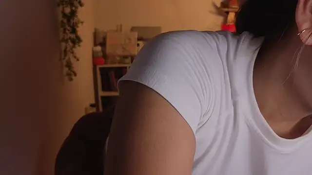  Sophia 111 online show from November 6, 2025, 9:08 pm