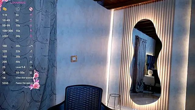 Luna sophya online show from September 9, 2025, 11:41 am