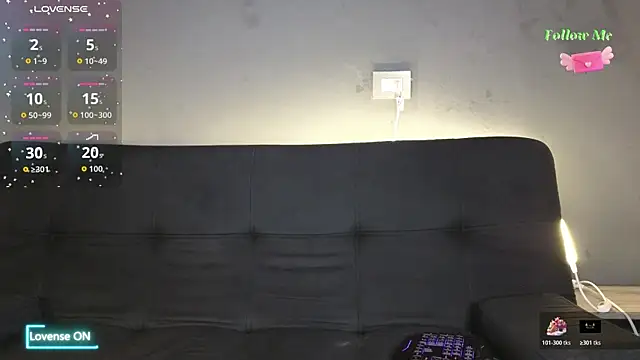 Luna sophya online show from November 18, 2025, 8:01 pm