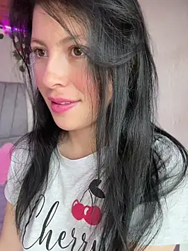 Mia salinass online show from June 18, 2026, 7:19 pm