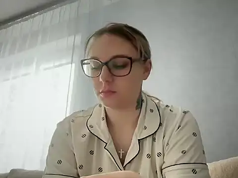 NikexPretty online show from April 17, 2026, 9:12 am