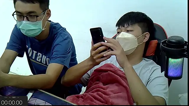 Snapshot of zhu000000 chatting on October 8, 2025, 3:52 am zhu000000 online show from October 8, 2025, 3:52 am