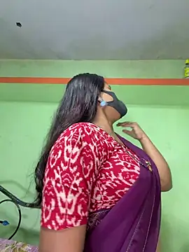 Snapshot of Shneeha_le chatting on February 17, 2026, 4:26 pm Shneeha le online show from February 17, 2026, 4:26 pm