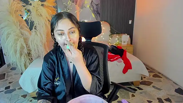SarahCastro1  online show from February 18, 2026, 4:21 am