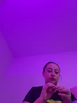 SarahCastro1  online show from August 3, 2026, 9:15 am