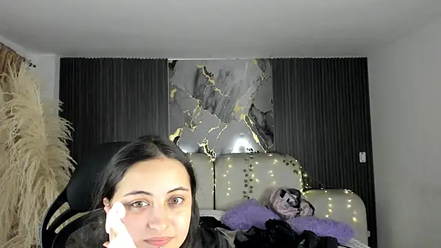 SarahCastro1  online show from July 9, 2026, 3:51 am