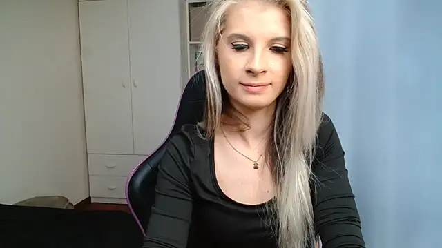 KristineGlow online show from June 8, 2026, 2:17 pm