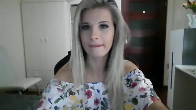 KristineGlow online show from September 25, 2025, 8:48 pm