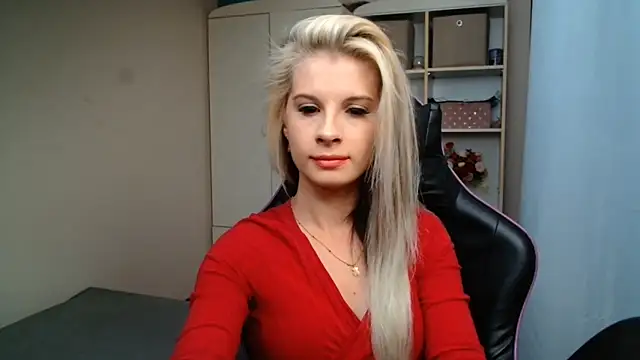 KristineGlow online show from July 27, 2026, 2:24 pm