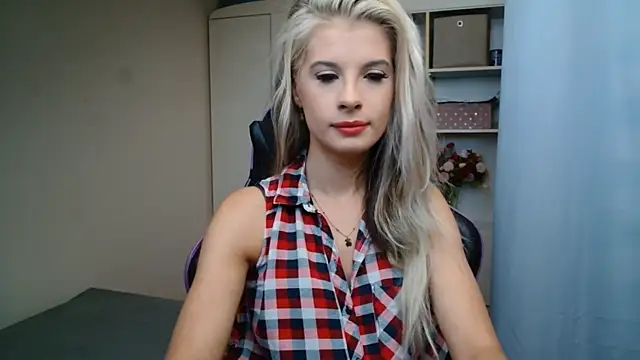 KristineGlow online show from July 28, 2026, 6:32 am