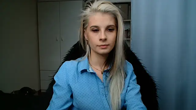 KristineGlow online show from July 10, 2026, 2:28 pm