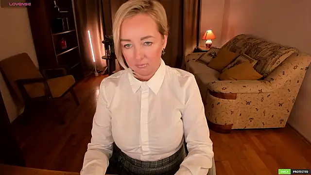 Snapshot of sexmom8 chatting on March 14, 2026, 2:56 pm sexmom8 online show from March 14, 2026, 2:56 pm