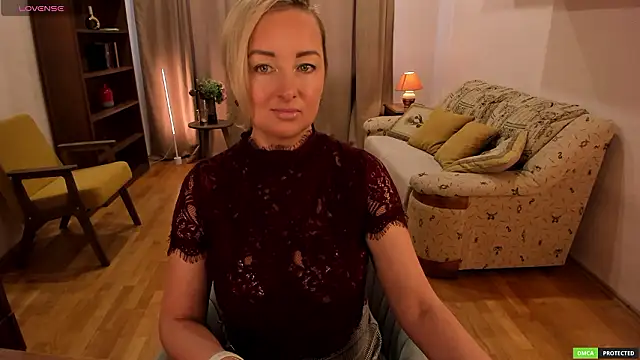 Snapshot of sexmom8 chatting on March 11, 2026, 10:31 am sexmom8 online show from March 11, 2026, 10:31 am