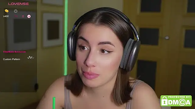 KateCarrey online show from September 12, 2025, 2:39 pm