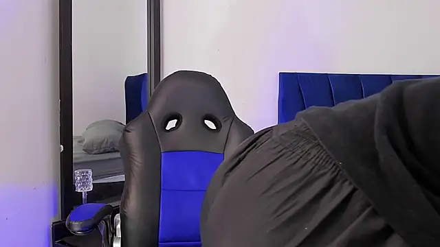 tau montes online show from October 2, 2025, 1:47 pm