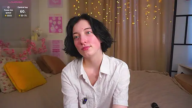 JuanaFriesz online show from March 7, 2026, 9:37 am